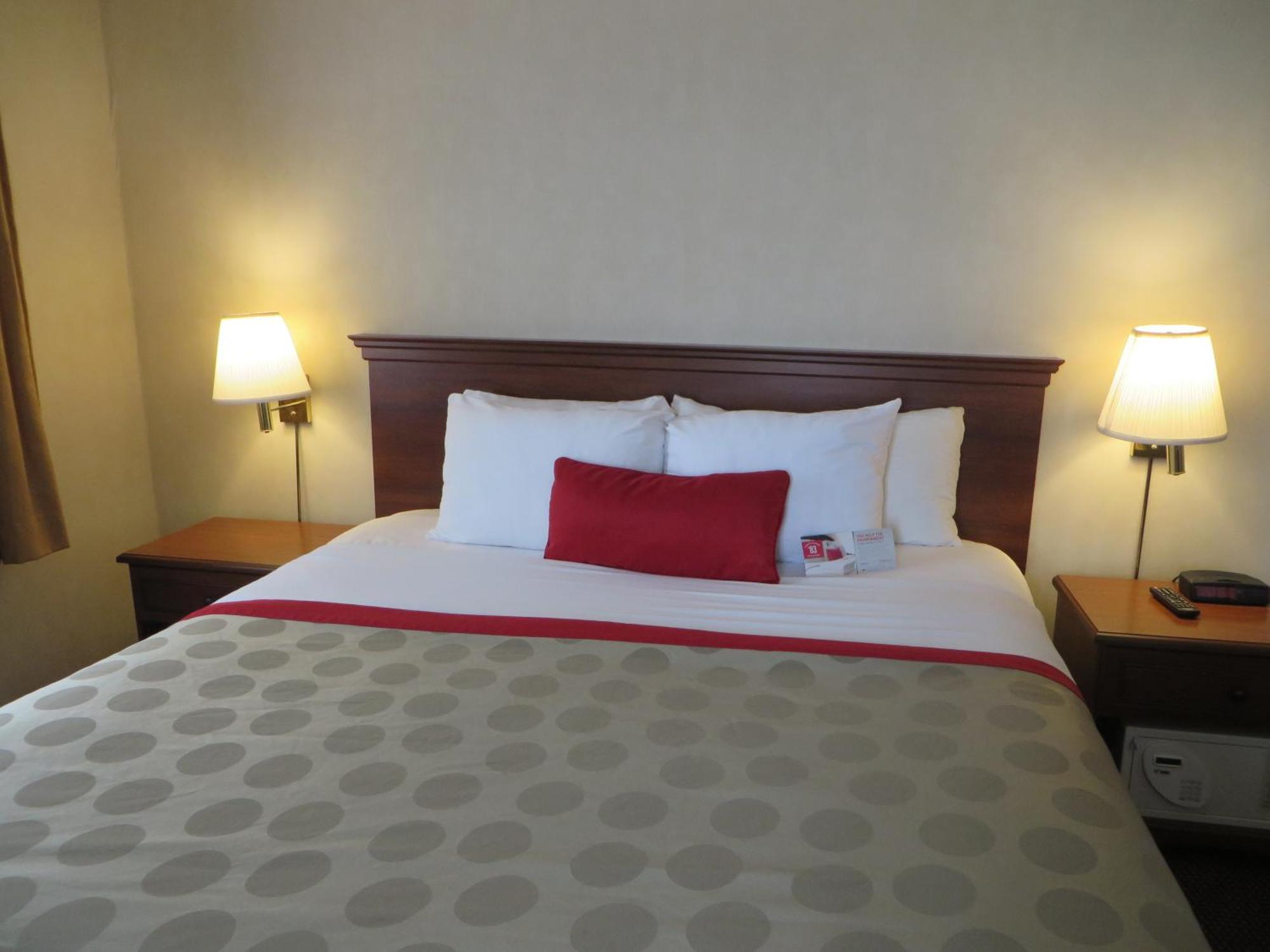Hotel Ramada By Wyndham Hawthorne/Lax Habitación foto